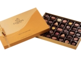 Godiva milk, dark and white chocolates 35 pcs in Gold box - Chocolate Delivery Abu Dhabi