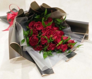 Red Roses hand bouquet