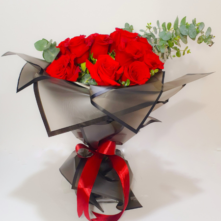 Red Hand bouquet in Romantic
