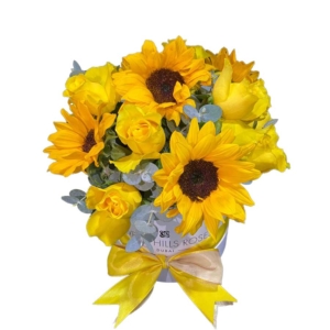 Yellow roses & Sunflowers in ‘Dazzle’